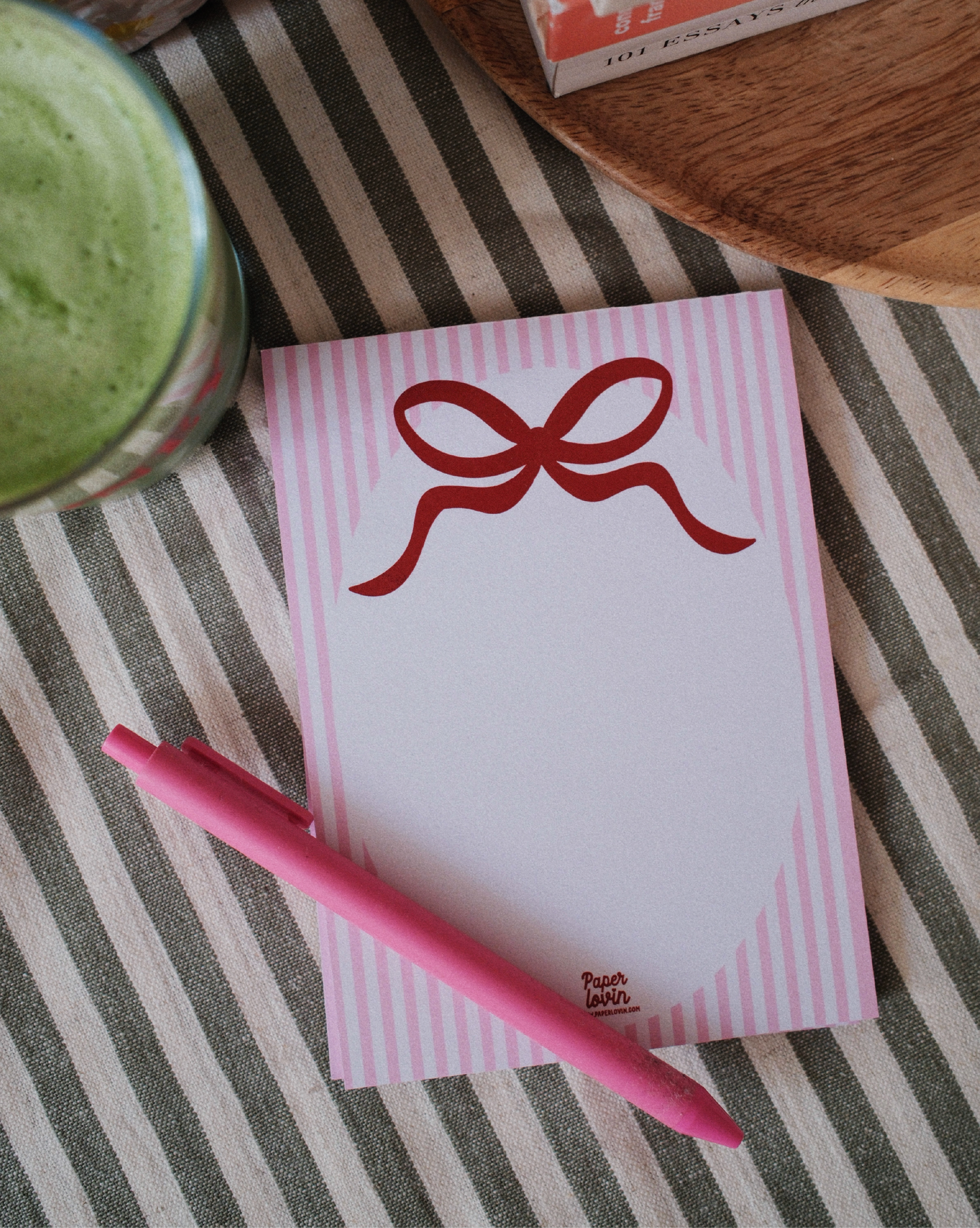 Red bow notepad